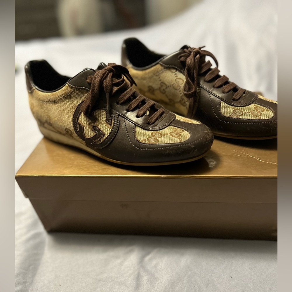 Gucci size 6 women